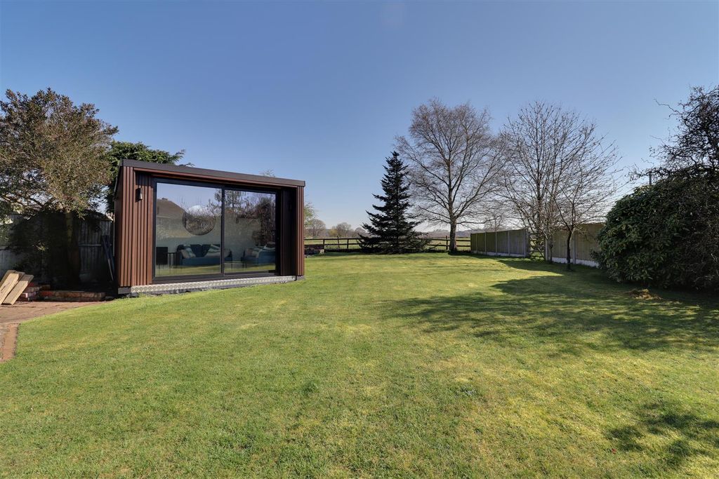 Property photo 2 of 36