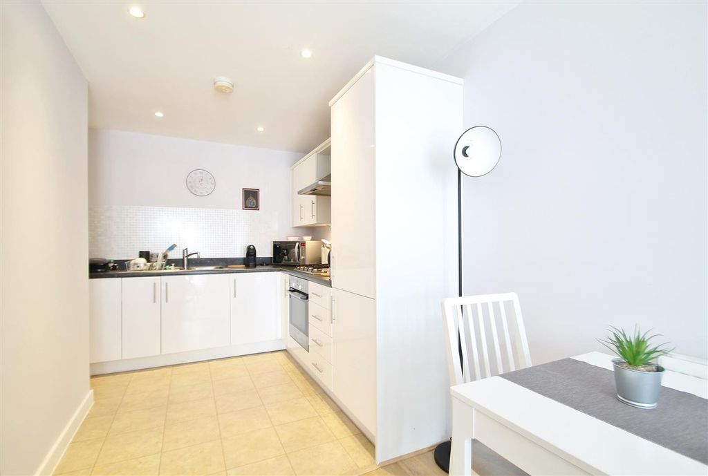 Property photo 2 of 6