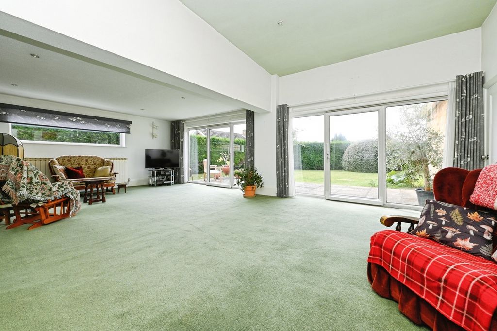 Property photo 2 of 17 Photo