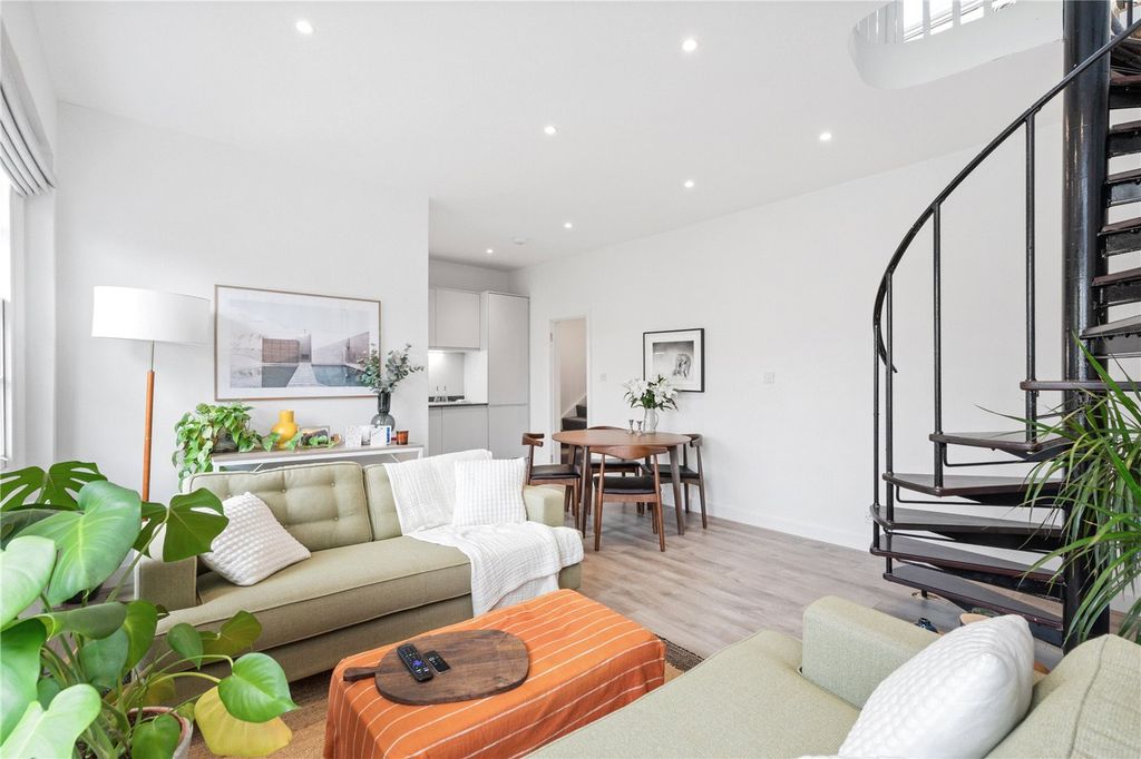 Property photo 3 of 12 Picture No. 20