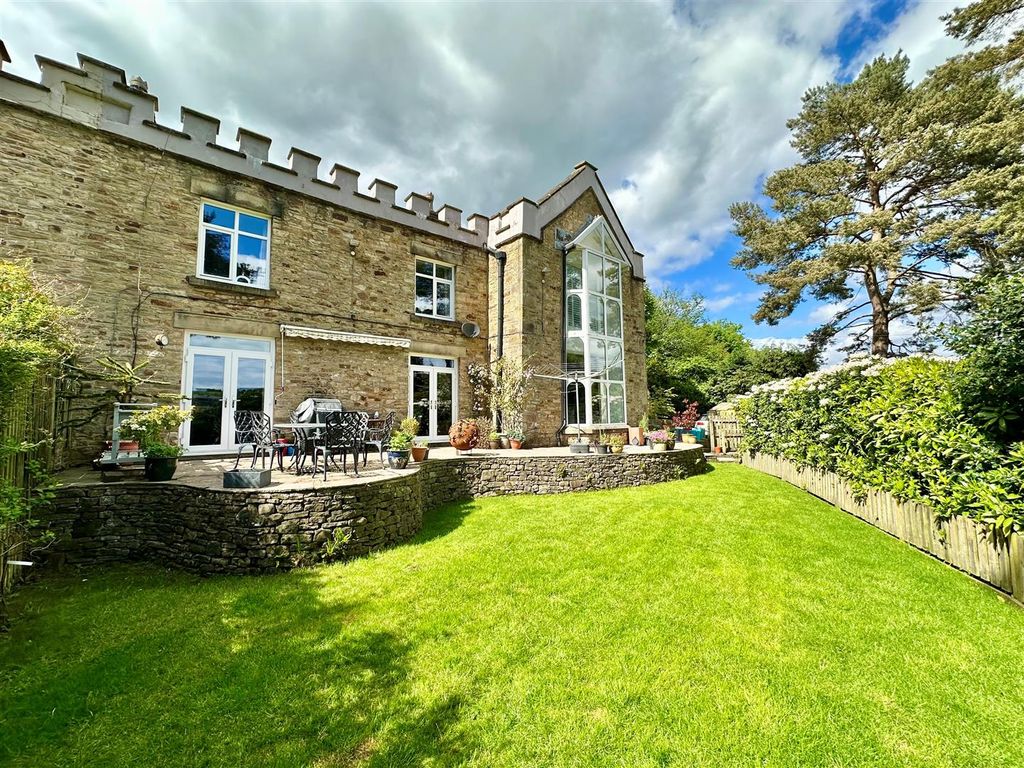 Property photo 1 of 23