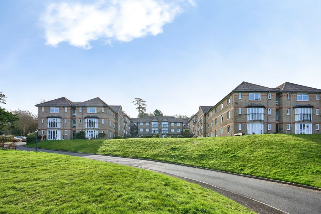 Property photo 2 of 20