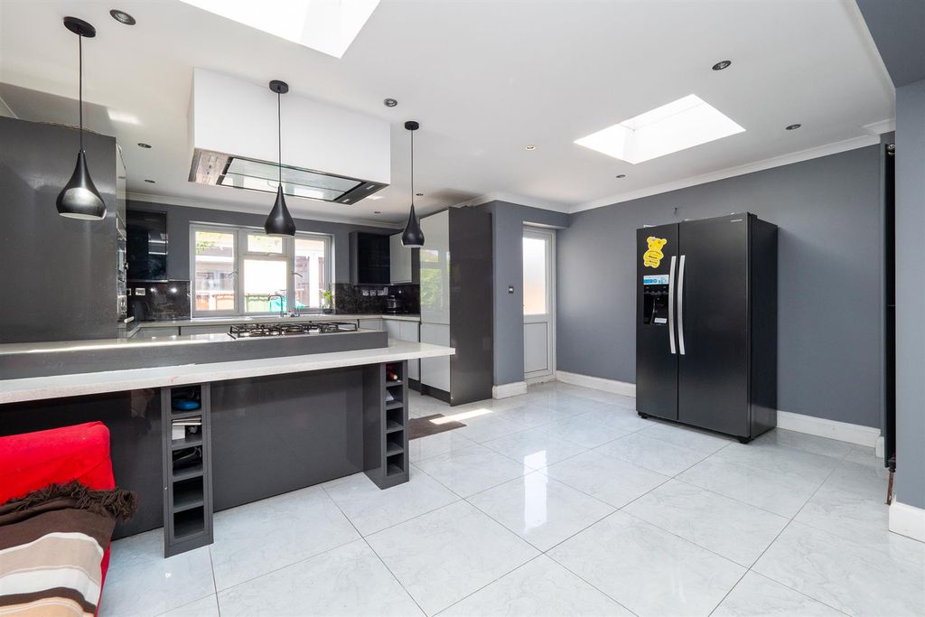 Property photo 2 of 13 Cr-008.Jpg