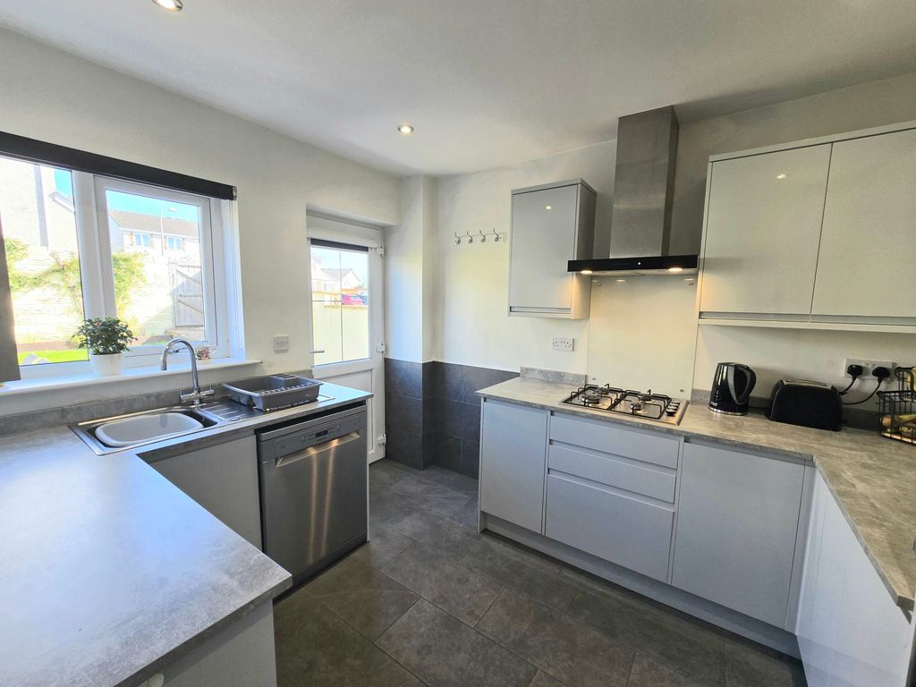 Property photo 3 of 22 Kitchen