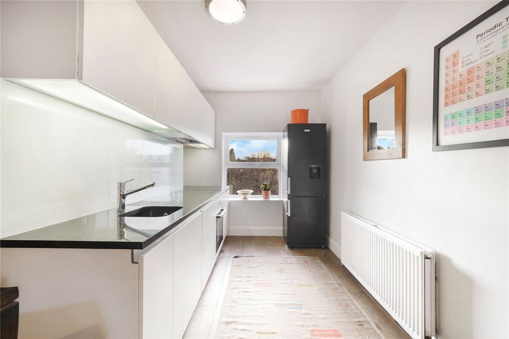 Property photo 2 of 15 Picture No. 16