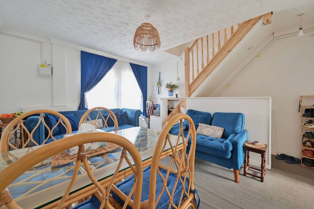 Property photo 3 of 13