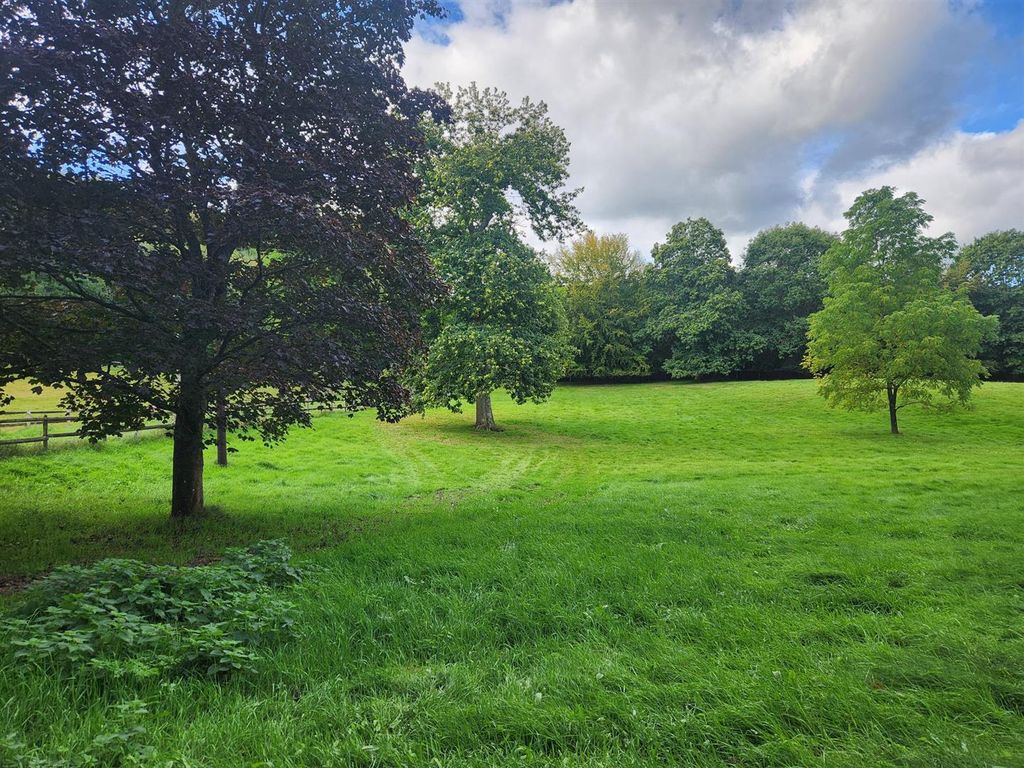 Property photo 2 of 4 Land