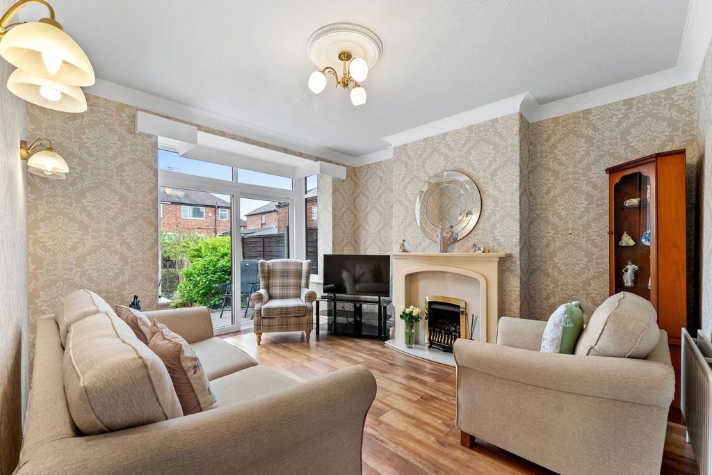 Property photo 2 of 26