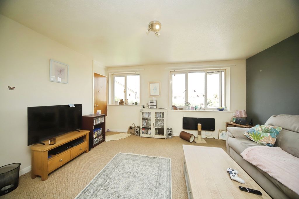 Property photo 3 of 17 Photo