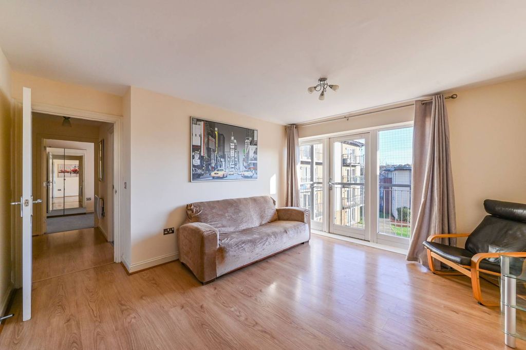 Property photo 2 of 15