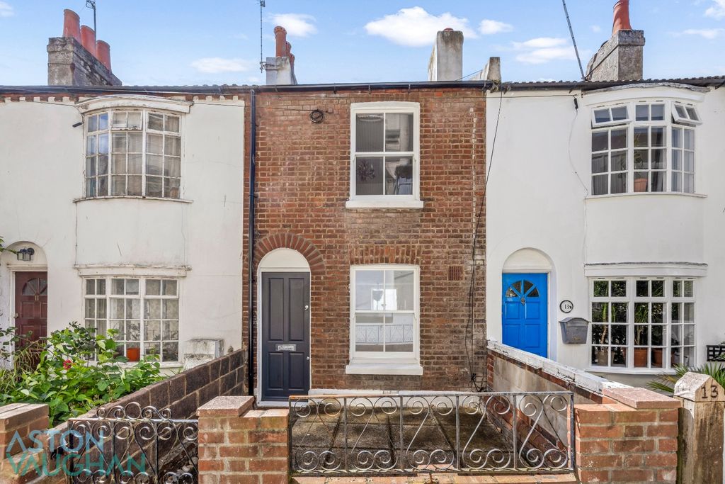Property photo 1 of 15 5215410