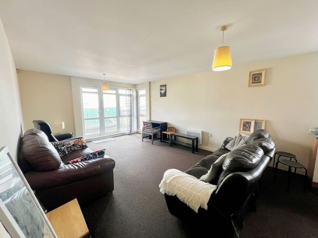 Property photo 3 of 12