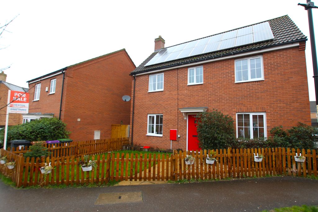 Property photo 1 of 18