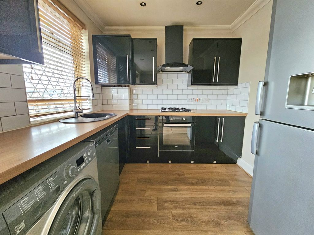 Property photo 3 of 12 Picture No. 02