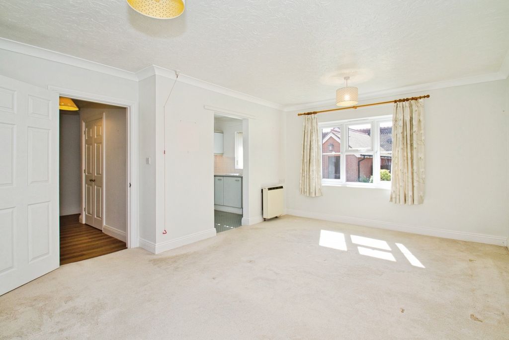 Property photo 2 of 16 Photo