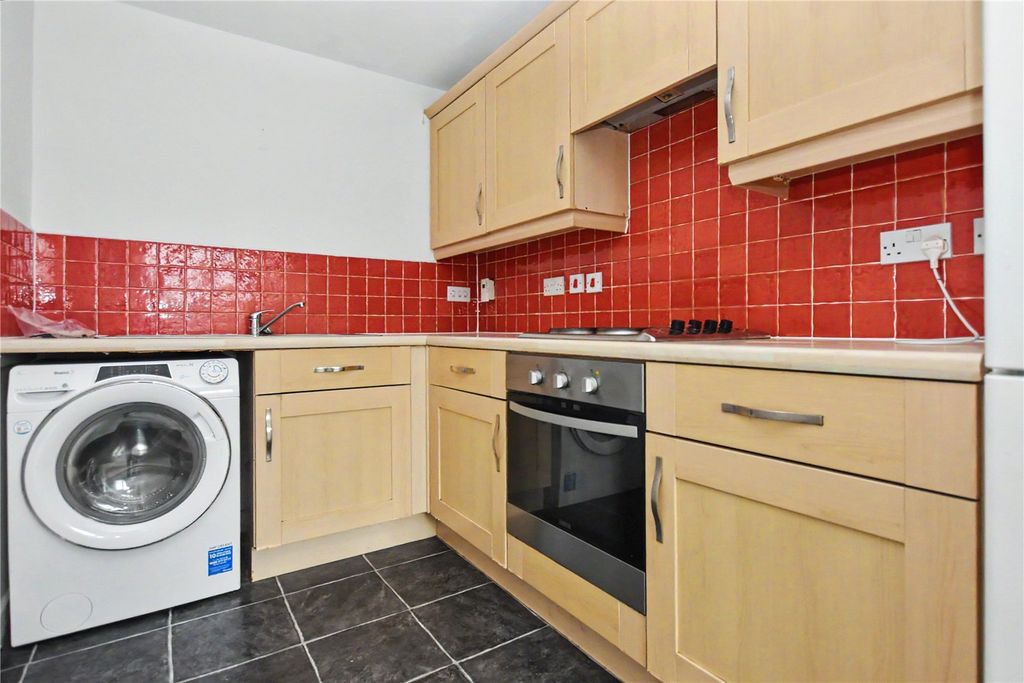 Property photo 3 of 16 Picture No. 21