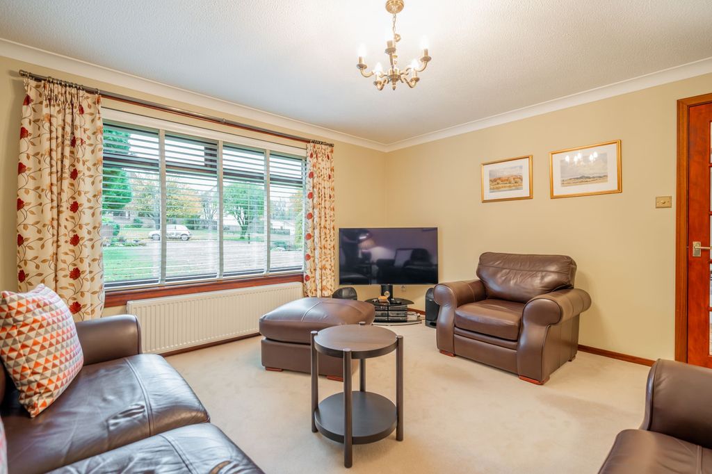 Property photo 3 of 25