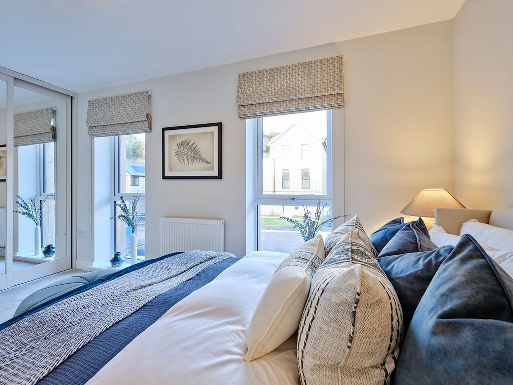 Property photo 3 of 7 3-Bed Show Home