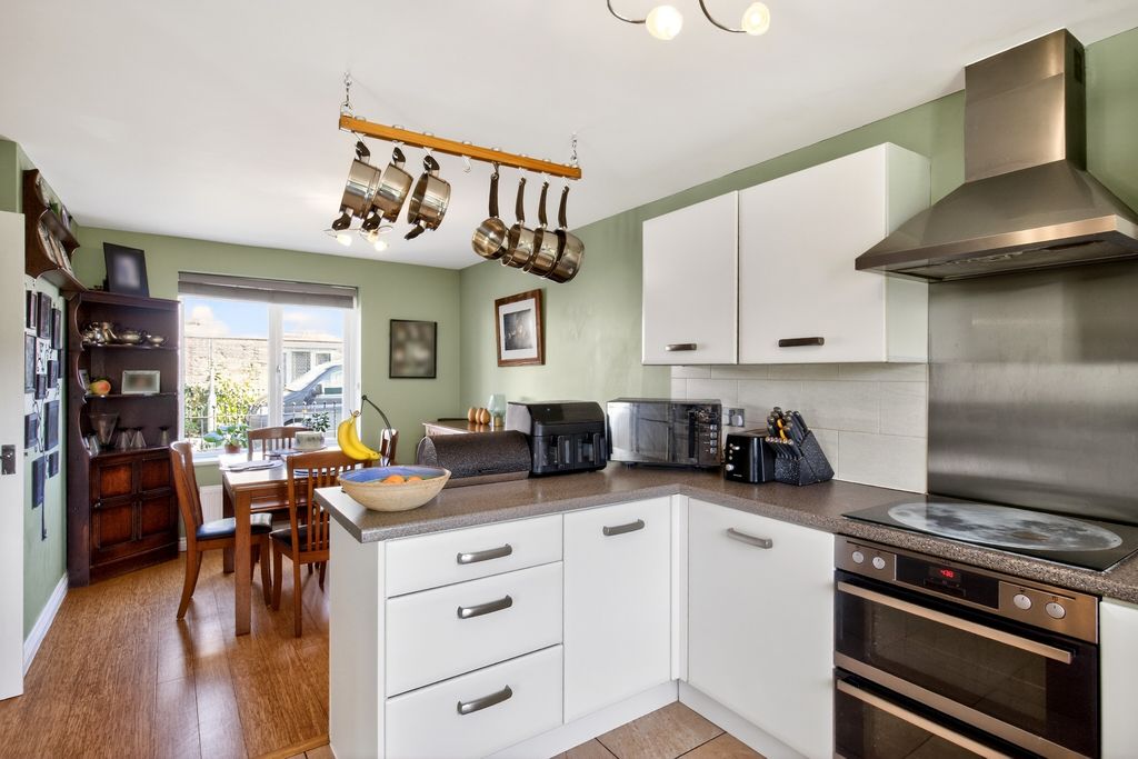 Property photo 2 of 26