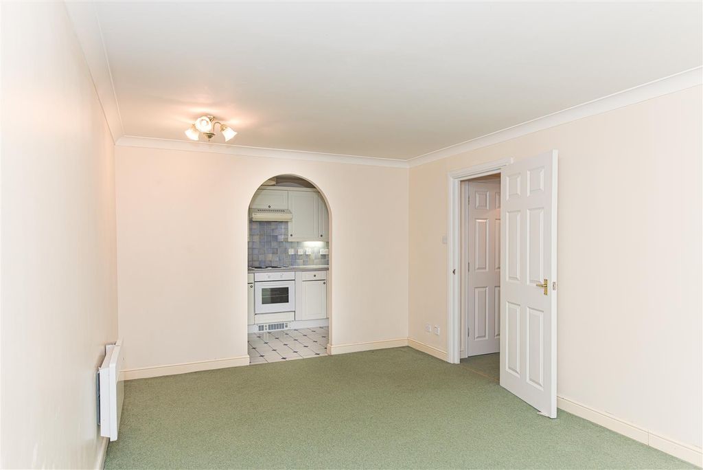 Property photo 3 of 21