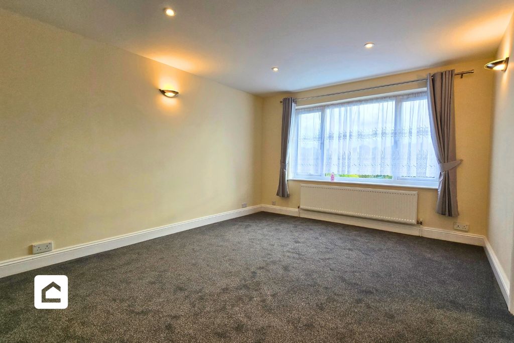 Property photo 2 of 9 3
