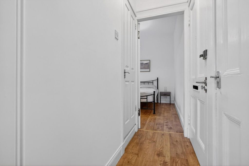 Property photo 3 of 15 3_19 Crawford Street, Largs _03.Jpg