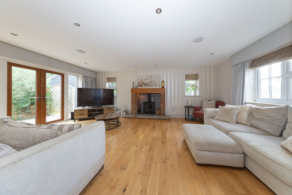 Property photo 3 of 22 4830744
