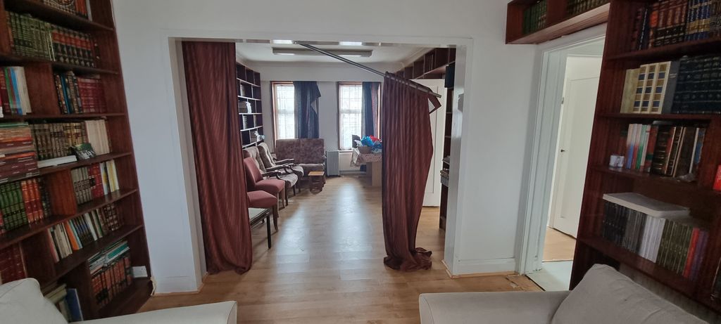Property photo 3 of 19