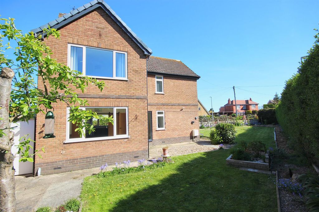 Property photo 1 of 17 Outside
