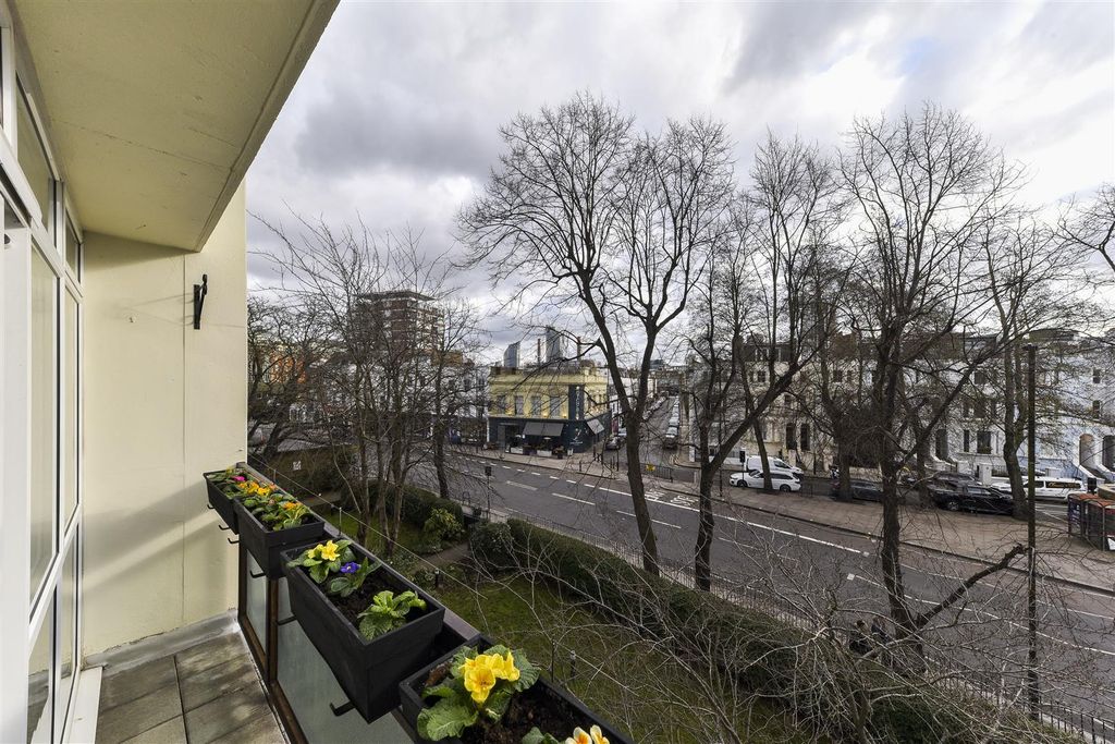 Property photo 2 of 8