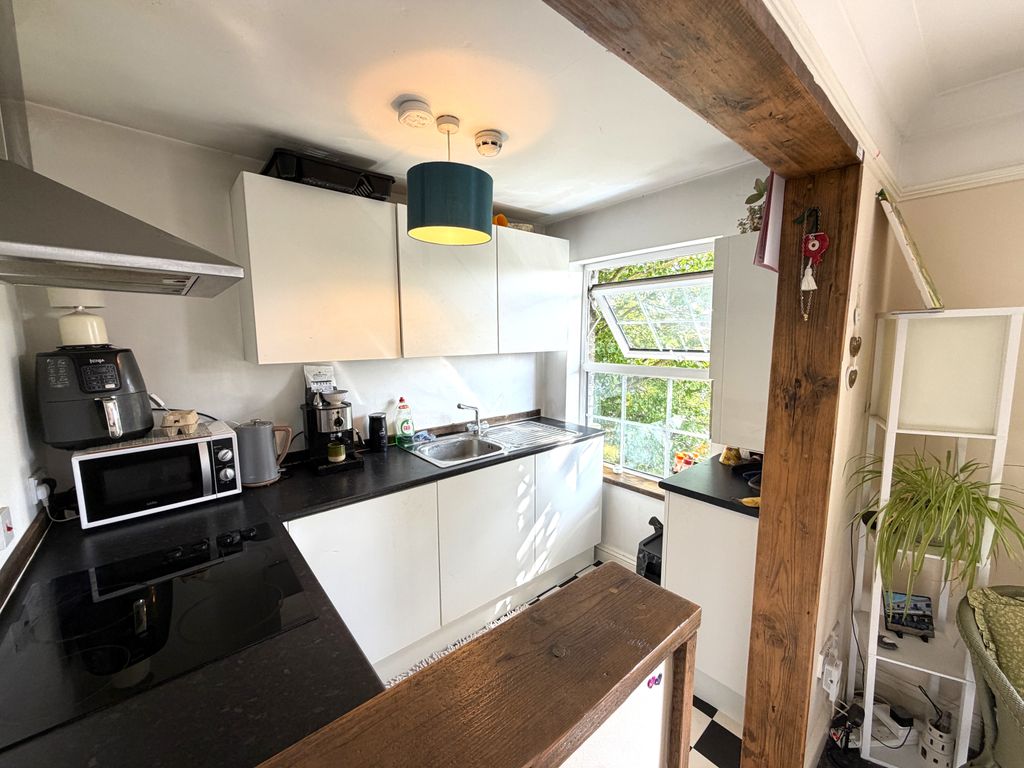 Property photo 2 of 6