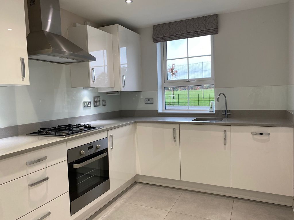 Property photo 2 of 19 Kitchen