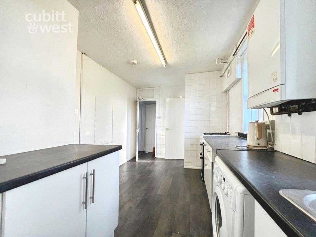 Property photo 2 of 8 Communal Kitchen
