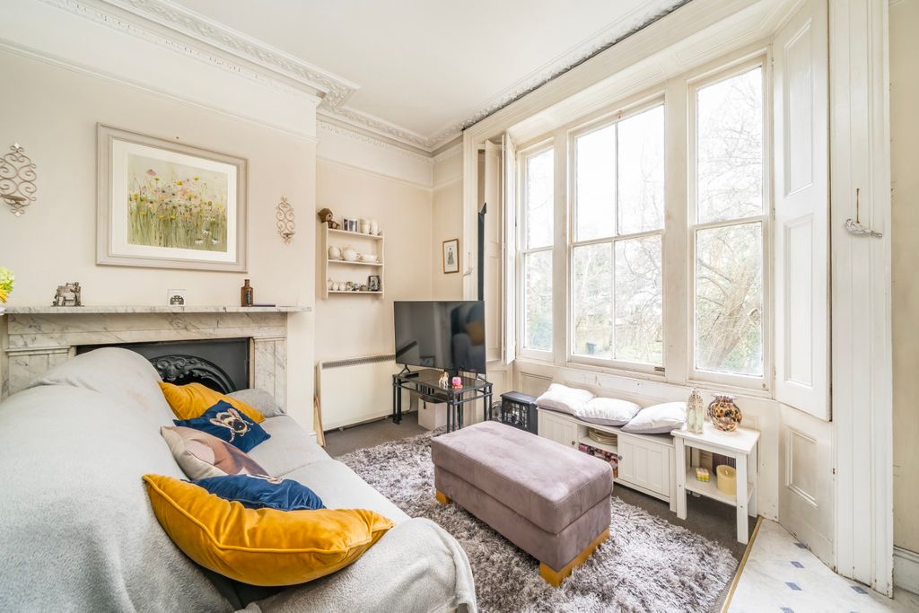 Property photo 3 of 19 16 Mattock Lane