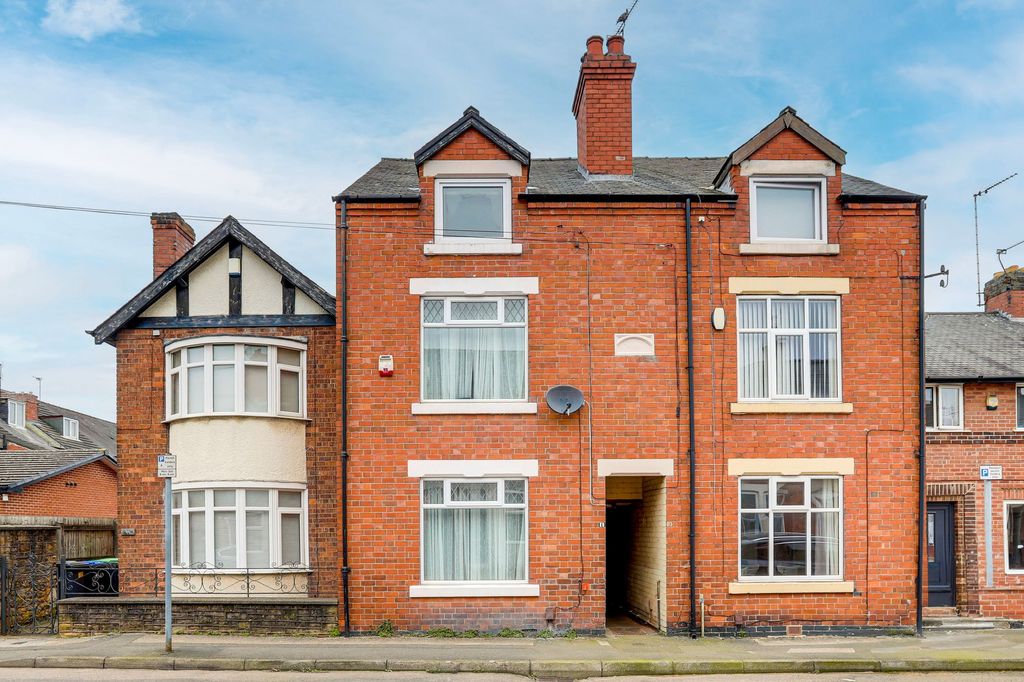 Property photo 1 of 28