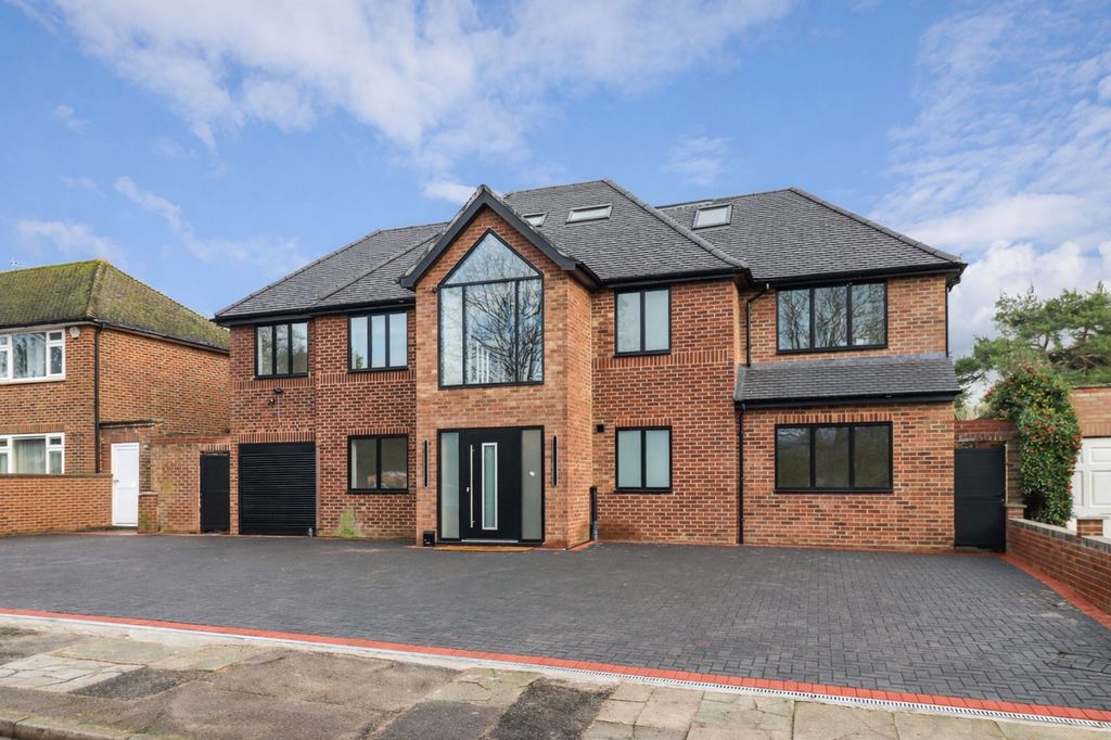 Property photo 1 of 25