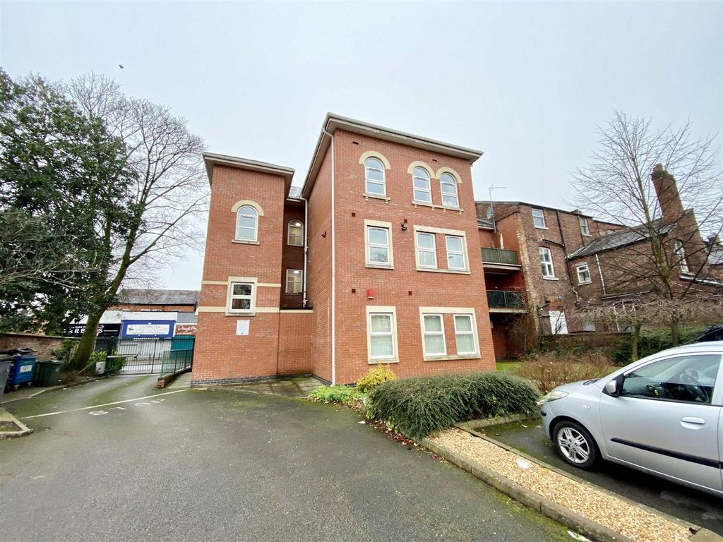 Property photo 2 of 12