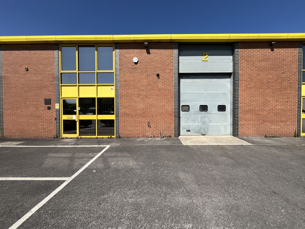 Property photo 1 of 10 Industrial Unit With Mezzanine