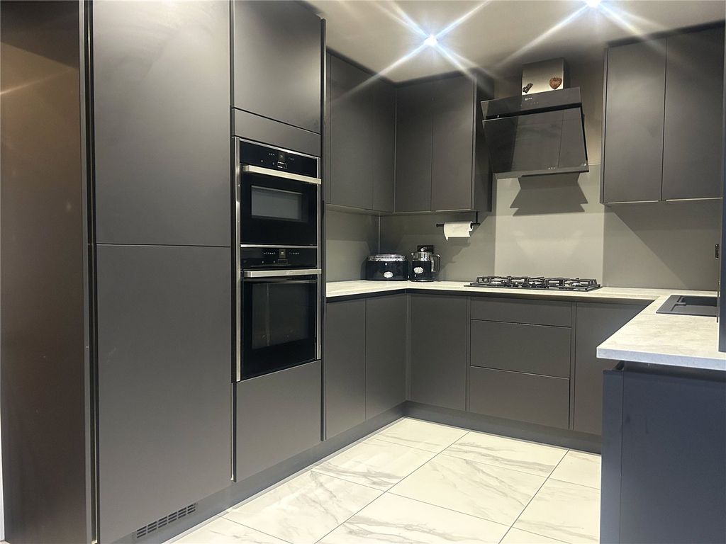 Property photo 3 of 22 Kitchen/Diner