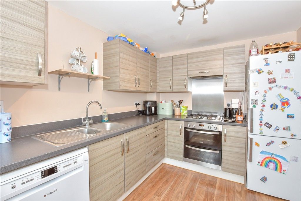 Property photo 1 of 11 Kitchen