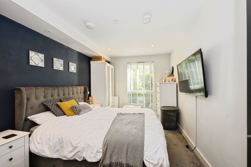 Property photo 3 of 18 Pbox-Img.Jpg