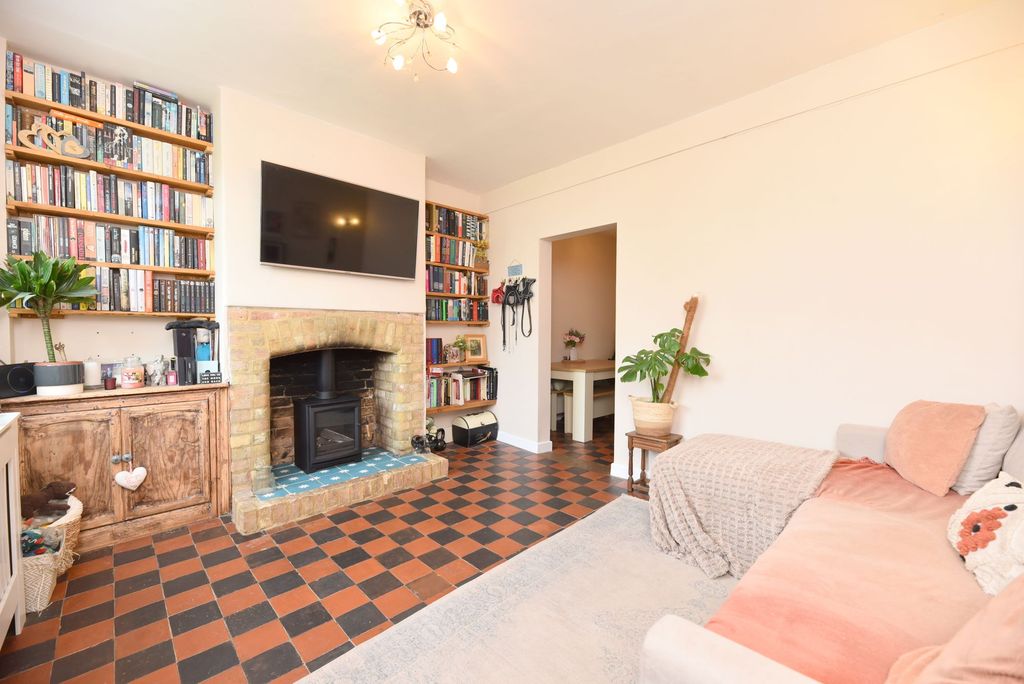 Property photo 3 of 18