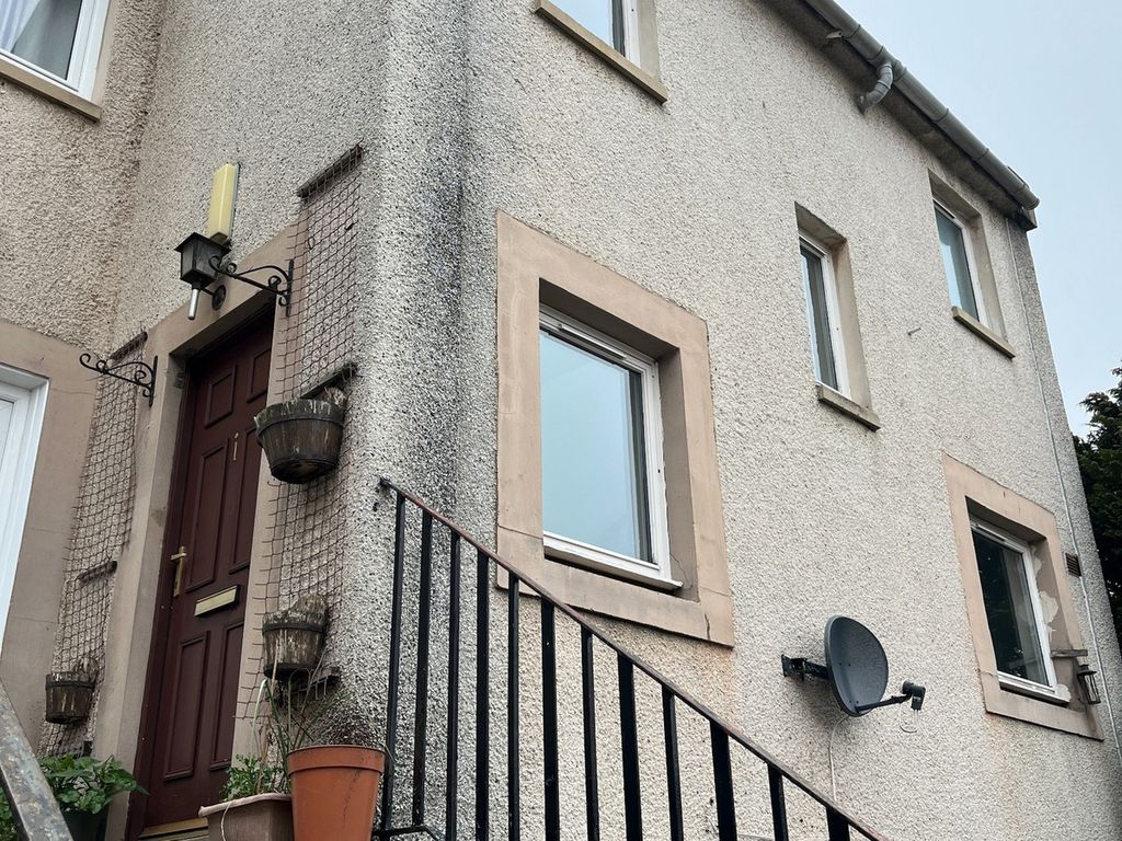 Property photo 3 of 18