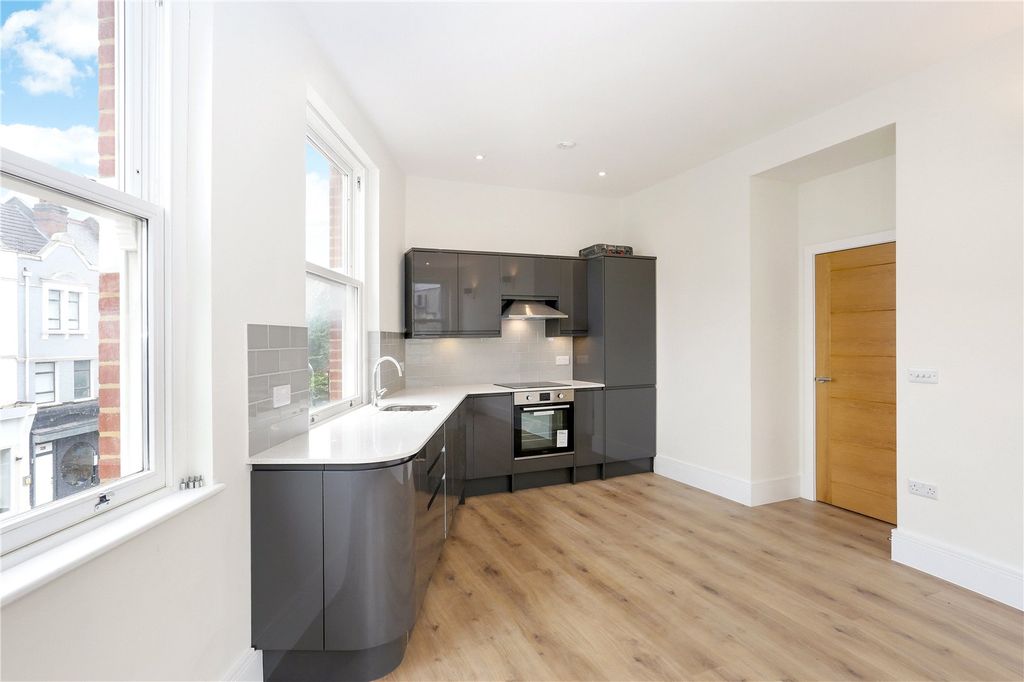Property photo 1 of 8 Picture No. 05