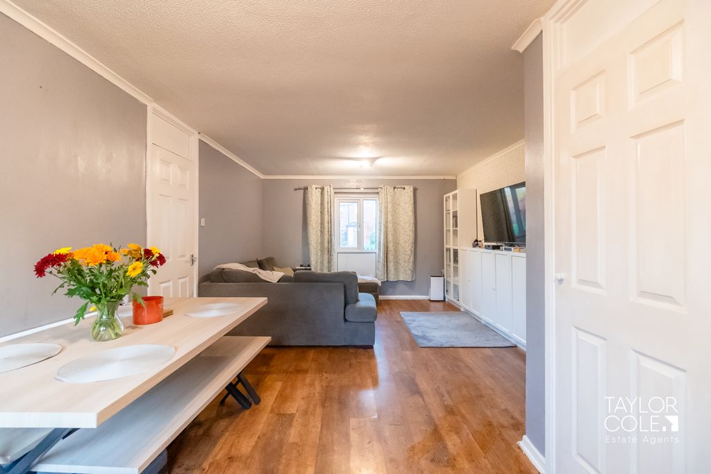 Property photo 3 of 27