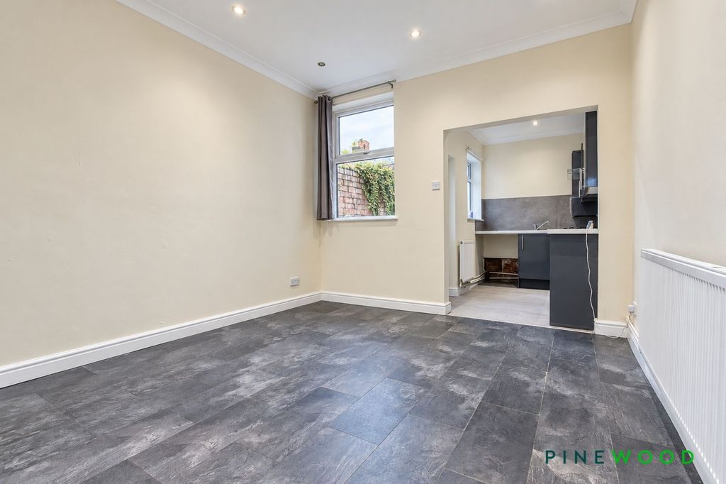 Property photo 3 of 14 Dining Room