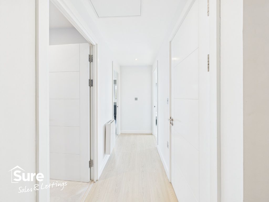 Property photo 2 of 17 4523242