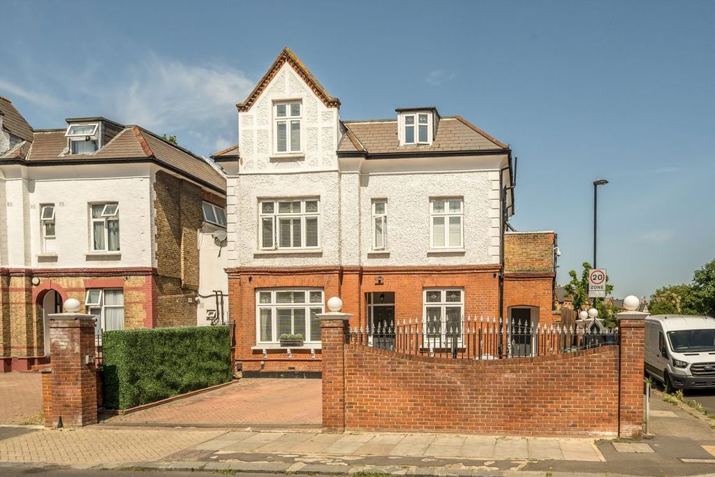 Property photo 1 of 10