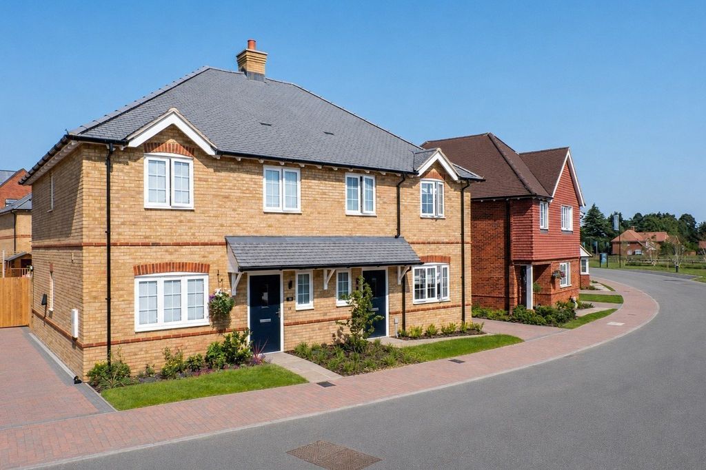 Property photo 1 of 11 External