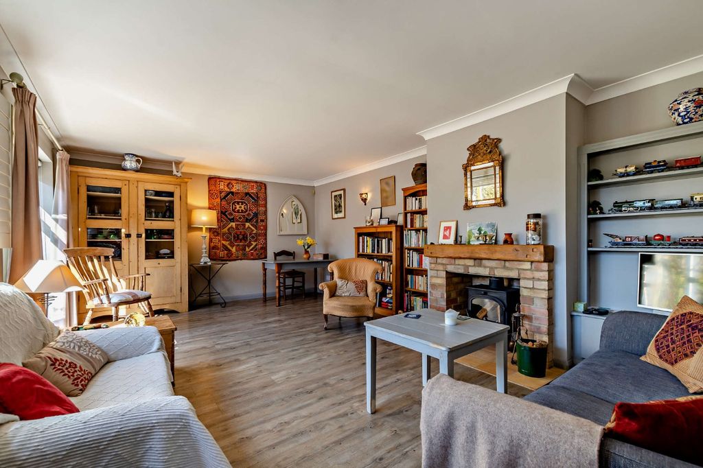 Property photo 3 of 29 Sitting Room